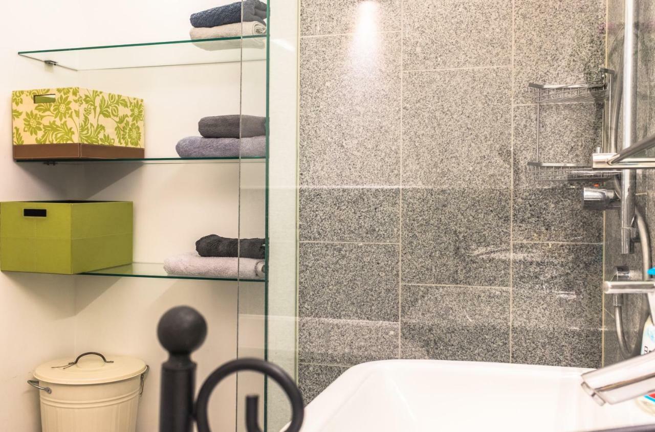 Spacious Old Town Luxury Apartment Linz Bagian luar foto