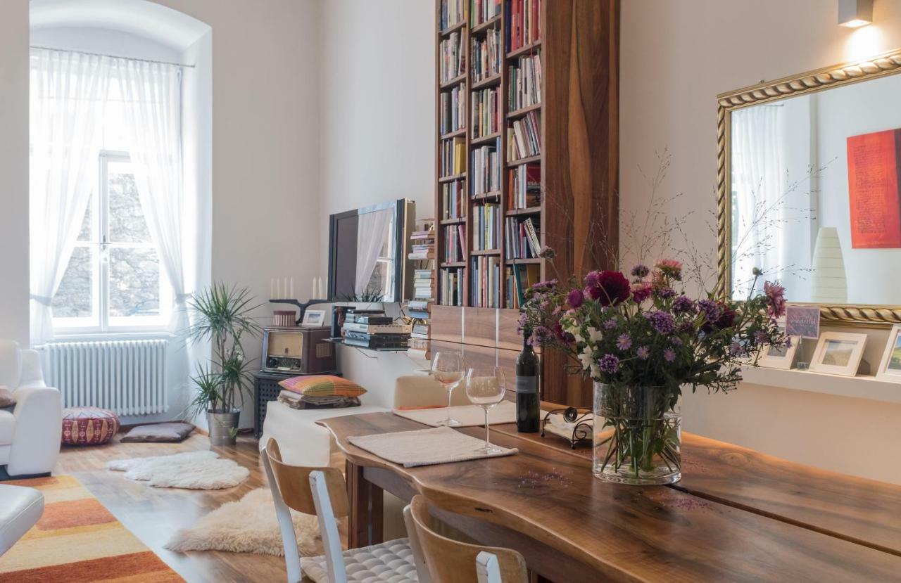 Spacious Old Town Luxury Apartment Linz Bagian luar foto